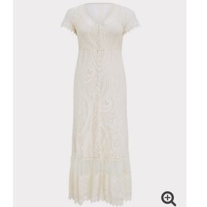 NWT size 4 Torrid ivory lace maxi dress